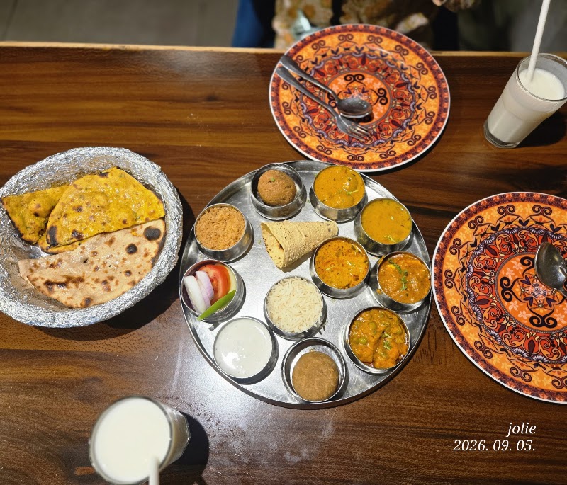 Govindam Retreat - Govindam Retreat First Floor, All Rajasthan Shilp Gram Udyog, Rajamal Ka Talab Rd, near Govind Dev Ji Temple, above All Rajasthan Shilp Gram Udyog, Gangori Bazaar, Brahampuri, Kanwar Nagar, Jaipur, Rajasthan 302002, India