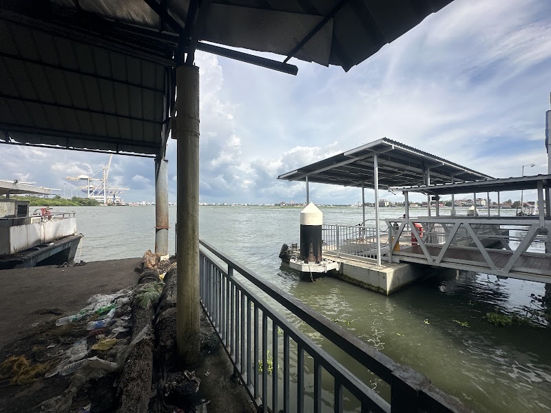 Vypin Boat Jetty SWTD - Vypin Boat Jetty SWTD, X6FV+PPM, Fort Vypin, Vypin, Kochi, Keralam 682508, India