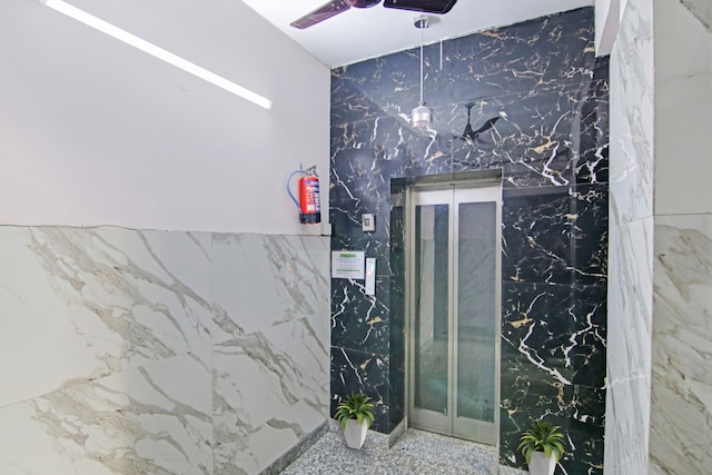 Hotel O by OYO Rishabh Inn - Hotel O by OYO Rishabh Inn 6 NITI KHAND 1,MAIN ROAD, MAIN, Kala Pathar Rd, above LIBERTY SHOES SHOWROOM, near MANGAL BAZAR CHOWK, Niti Khand I, Indirapuram, Ghaziabad, Uttar Pradesh 201014, India