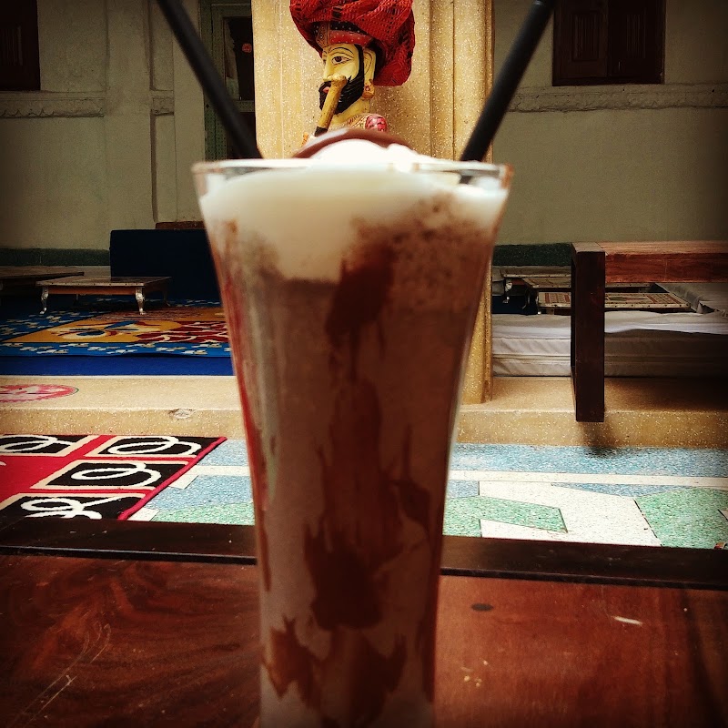Blue street café n restaurant - Blue street café n restaurant Sadawaton ki pole, old, Fateh Pol Rd, Gundi ka Mohalla, navchokiya, Jodhpur, Rajasthan 342001, India