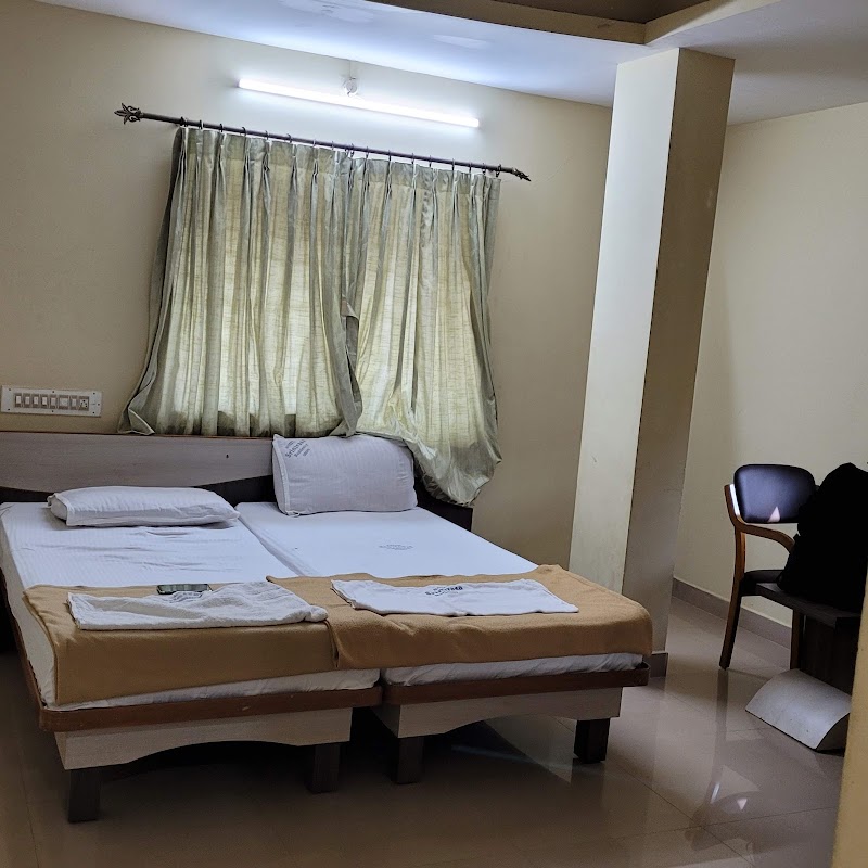 Hotel Srinivasa Residency - Hotel Srinivasa Residency near Krishna Temple Parking Area and Toilet, Rajangana, Udupi, Karnataka 576101, India