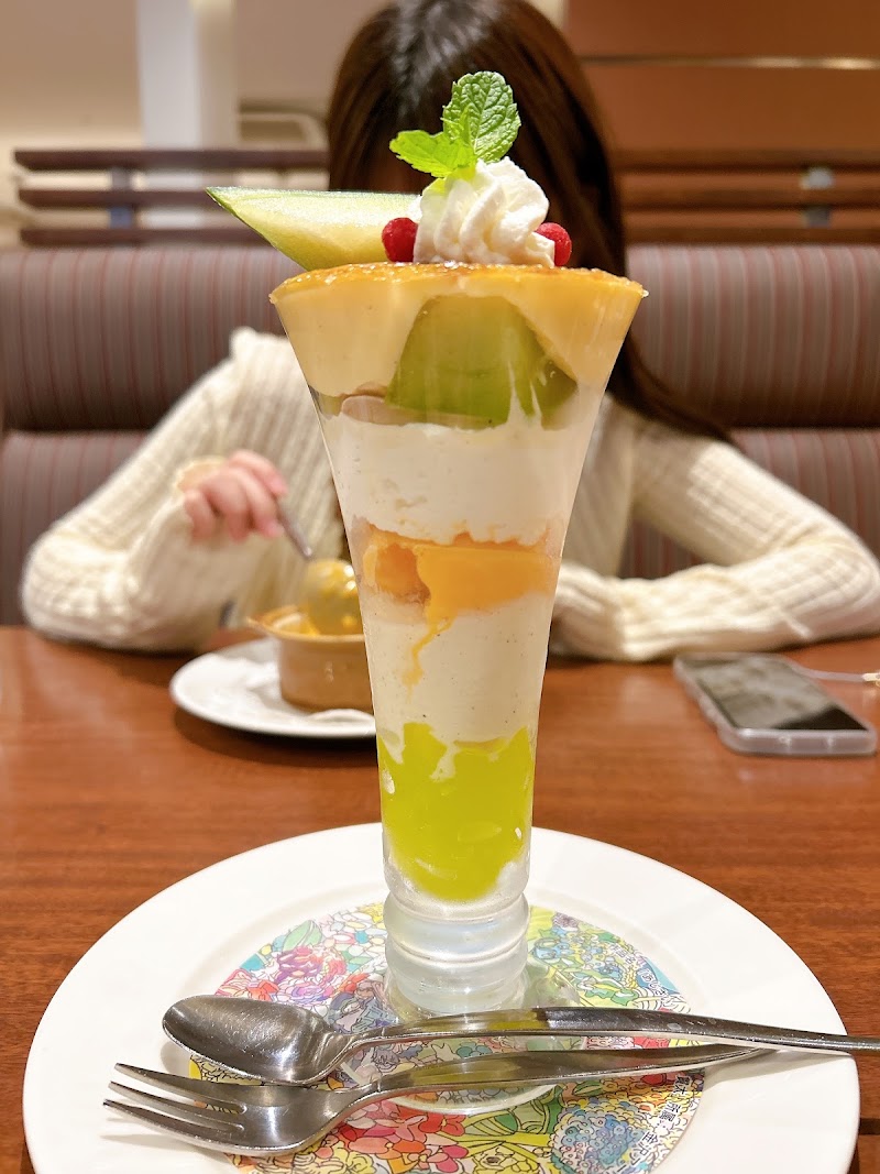 Royal Host - Royal Host Japan, 〒160-0022 Tokyo, Shinjuku City, Shinjuku, 7-chōme−27−９ 相鉄フレッサイン東新宿駅前 1F