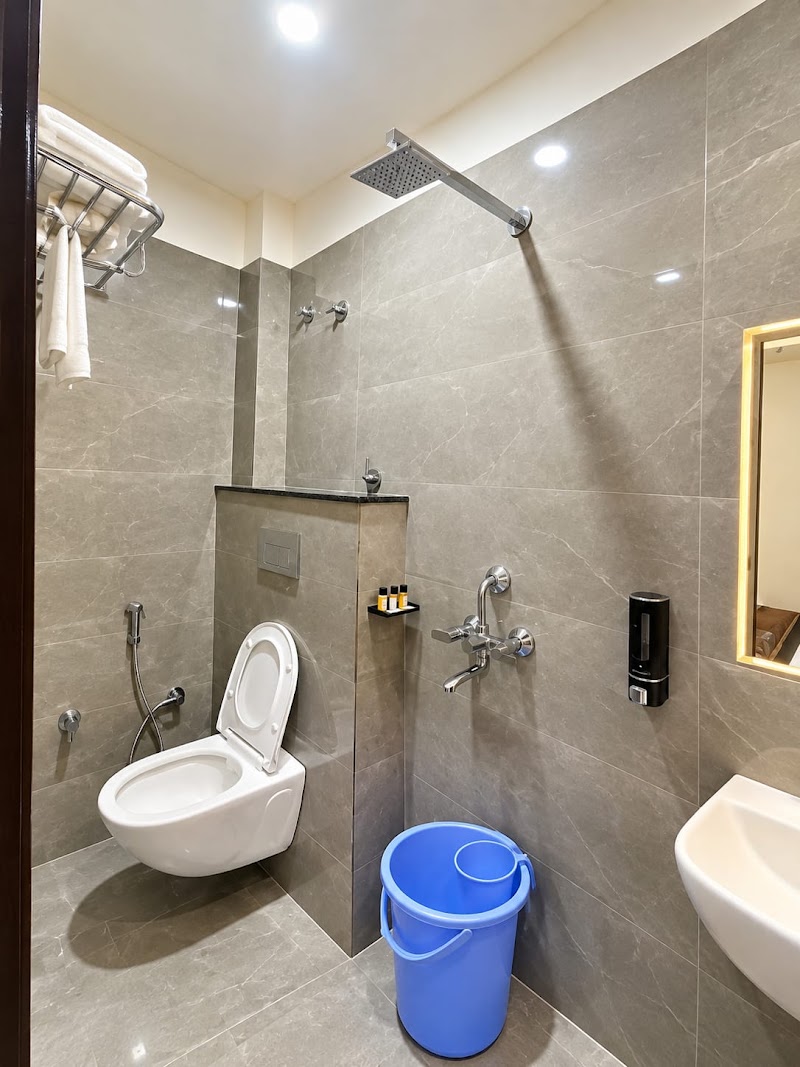 GG STAY INN - GG STAY INN D35/140, Post Office, near Jangambadi, Jangambari, Bangali Tola, Varanasi, Uttar Pradesh 221001, India