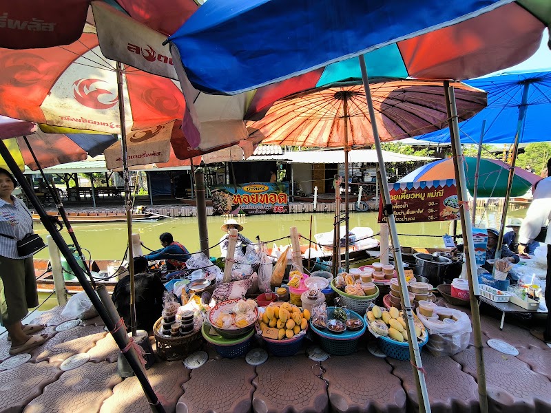 Tha Kha Floating Market - Tha Kha Floating Market Tha Kha, Amphawa District, Samut Songkhram 75110, Thailand