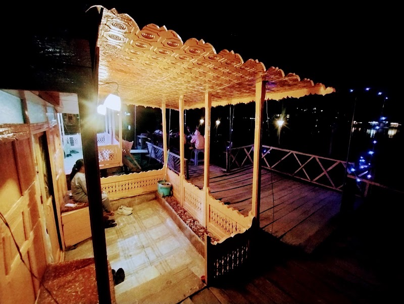 Martanda group of house boat - Martanda group of house boat, Hb martanda khona khna road, Karapura, Rainawari, Srinagar, 190001