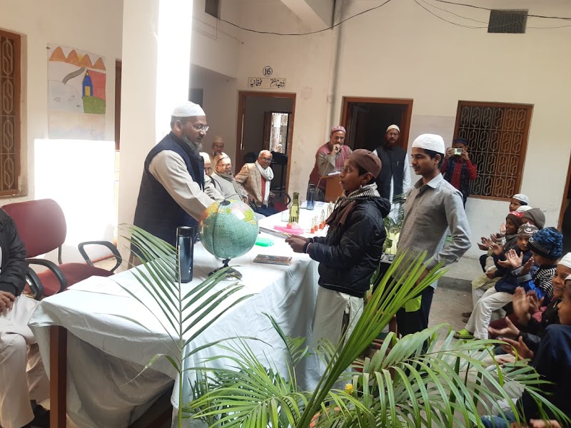 Jamia Arabia Darul Uloom Mau - Jamia Arabia Darul Uloom Mau, Qasim Pura, Khiri Bagh Rd, Chitanpura Bagh, Mau, Uttar Pradesh 275101, India