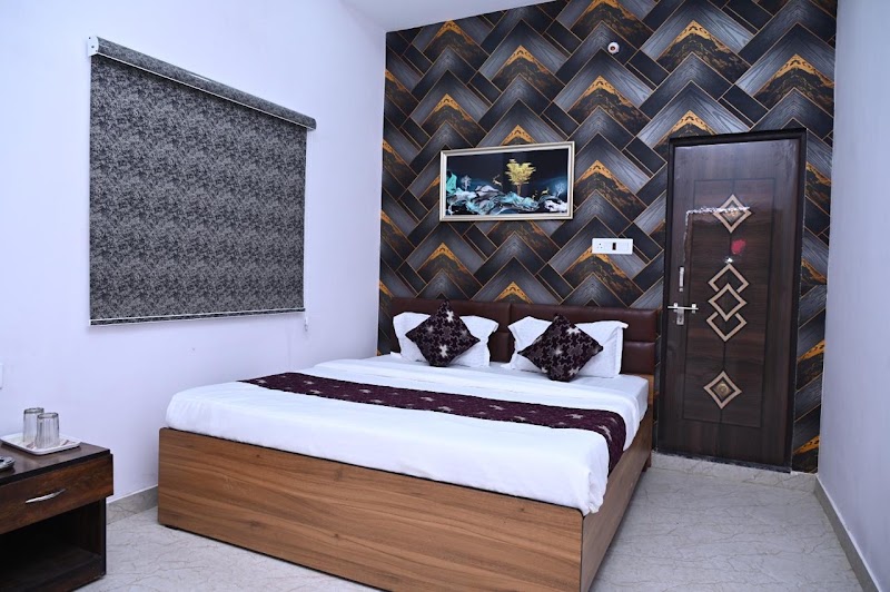 Hotel Royal Inn -II - Hotel Royal Inn -II No-01, main gate Ring Road, beside wallfort city, Bhatagaon, Raipur, Chhattisgarh 492001, India