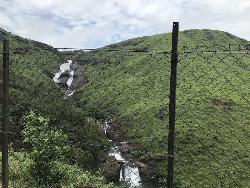Palozhukum Para Waterfalls - Palozhukum Para Waterfalls JWWW+RPH, palozhukum para, Vagamon, Kolahalamedu, Keralam 685501, India