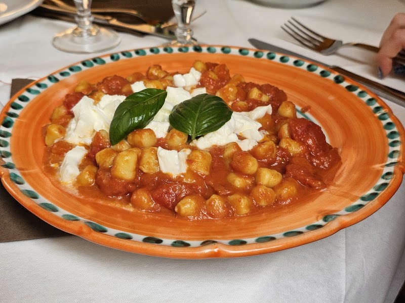 Iari The Vino - Iari The Vino Via Frangipane, 27, 00184 Roma RM, Italy