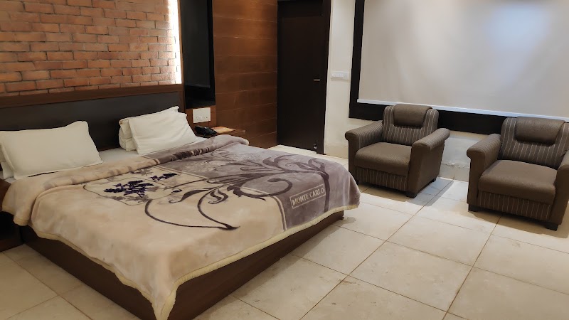 Hotel Prabhat Vihar - Hotel Prabhat Vihar near Bus Stand, Netarhat, Jharkhand 835218, India