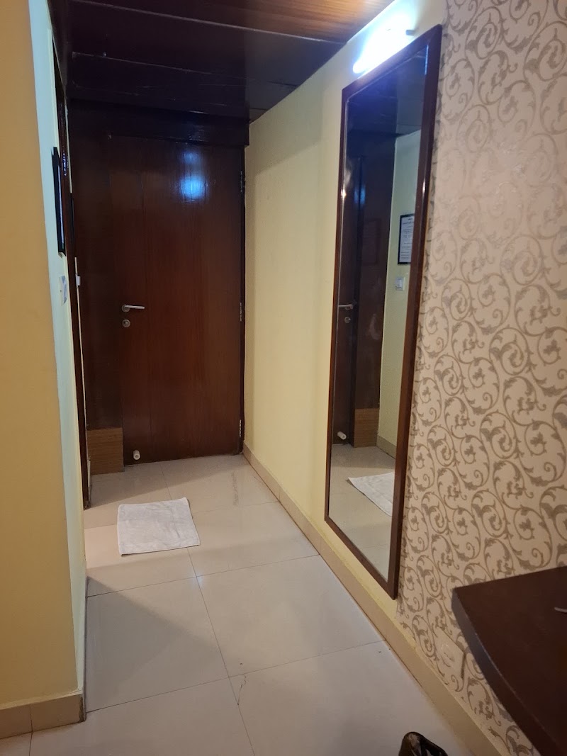 Treebo Seasons - Heritage Town Pondicherry - Treebo Seasons - Heritage Town Pondicherry 132, Anna Salai, MG Road Area, Puducherry, 605001, India