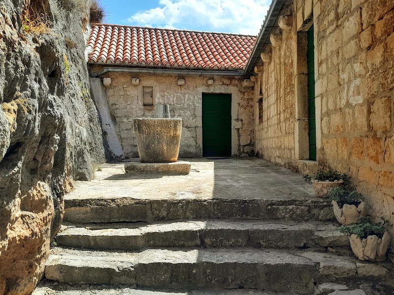 Church of Our Lady of Prizidnice - Church of Our Lady of Prizidnice, Put Duboke Garme 2, 21224, Slatine, Croatia
