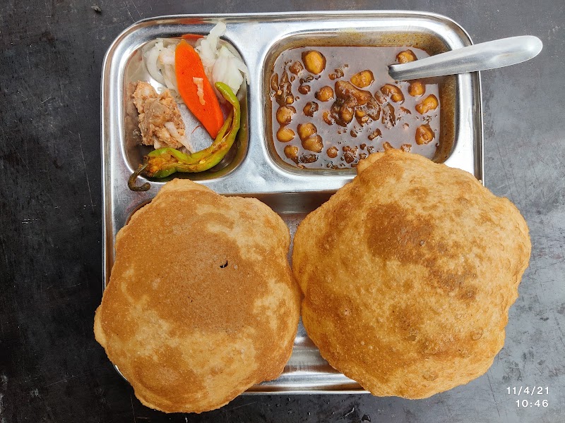 Amritsari Special Puri Channa