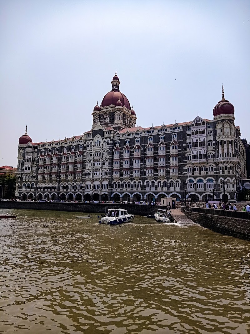 Chatrapati Shivaji Terminal (CST) Victoria Terminus (VT) - Chatrapati Shivaji Terminal (CST) Victoria Terminus (VT) WRQP+W5G, Chhatrapati Shivaji Terminus Area, Fort, Mumbai, Maharashtra 400001, India