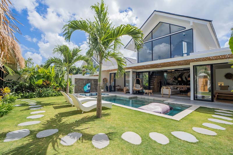 Tropical Palms Villa - Tropical Palms Villa 9528+X5X, Gg. KY Ceruring, Kerobokan, Kec. Kuta Utara, Kabupaten Badung, Bali 80361, Indonesia