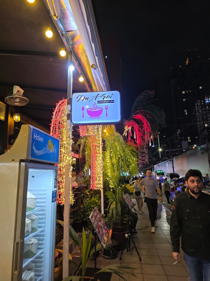 Soi 11 - Soi 11 ไชยยศ เลขที่ 139 Soi Sukhumvit 11, Khwaeng Khlong Toei Nuea, Watthana, Krung Thep Maha Nakhon 10110, Thailand