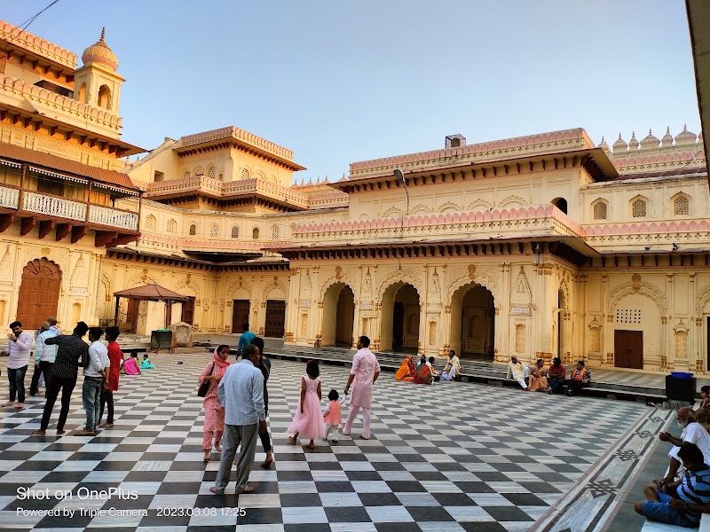 Kanak Bhawan - Kanak Bhawan Janmabhoomi Path, Tulsi Nagar, Ayodhya, Uttar Pradesh 224123, India
