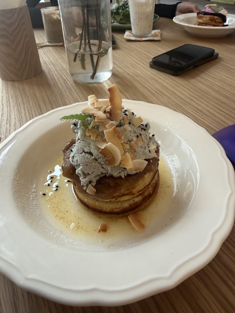 mèmè & brunch - mèmè & brunch Slavíkova 1627/9, 120 00 Praha 2-Vinohrady, Czechia