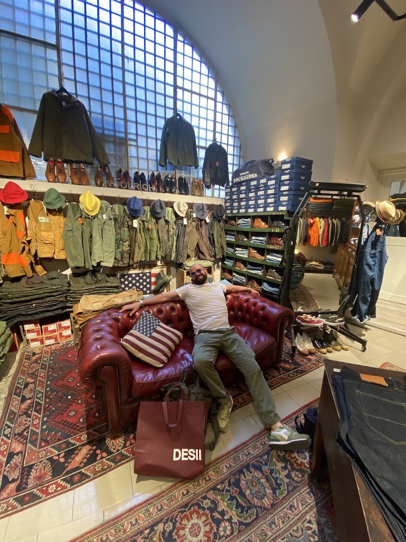 Desii Vintage - Desii Vintage, Via dei Conti, 17, 50123 Firenze FI, Italy