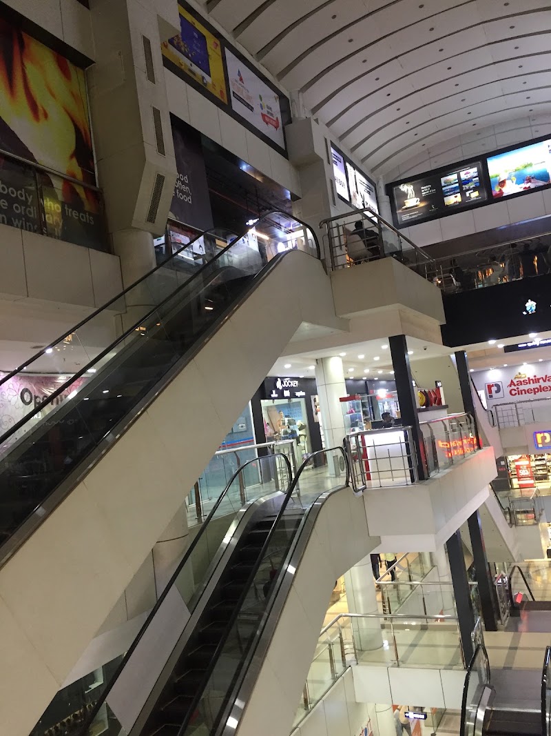 RP Mall - RP Mall, Mavoor Rd, Opposite Moffusil Bus Stand, Arayidathupalam, Kozhikode, Kerala 673004, India