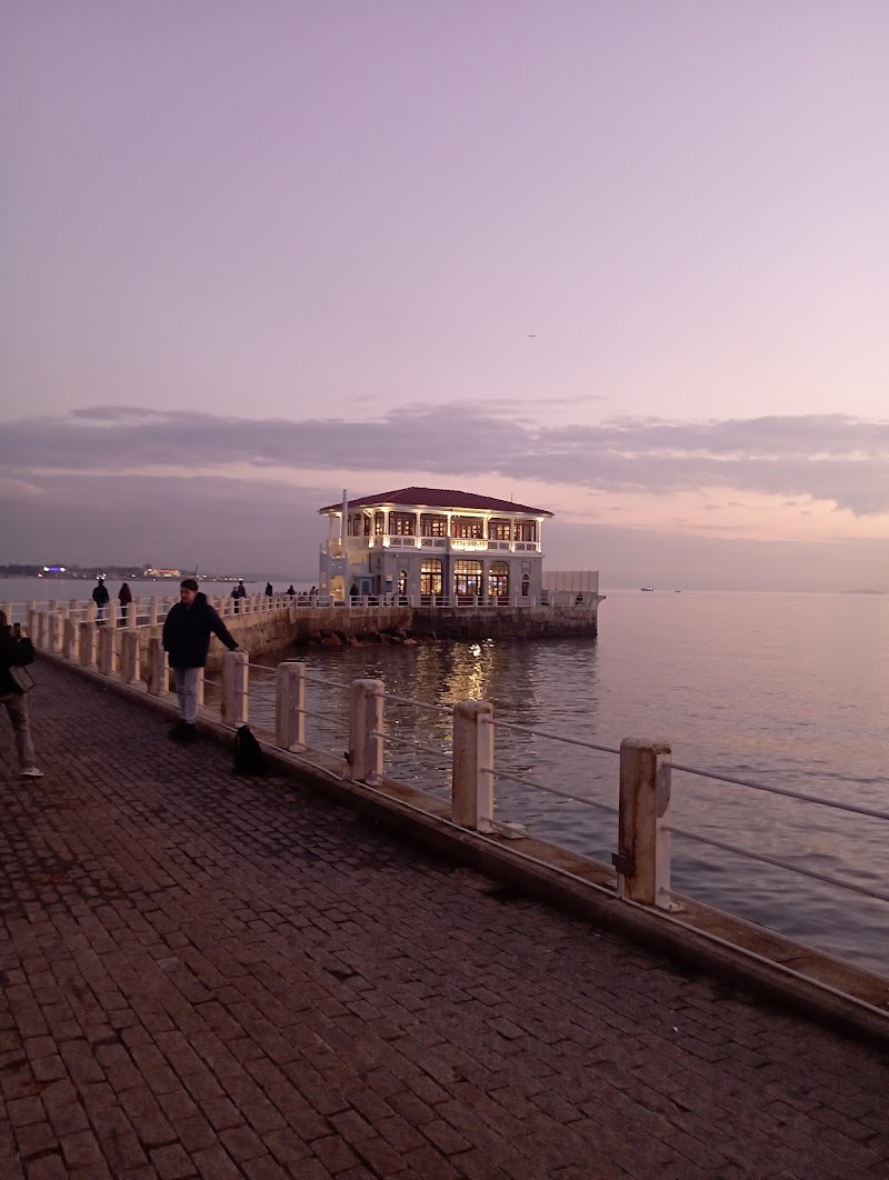 Kadıköy Moda Sahil Parkı ve Yürüyüş Yolu