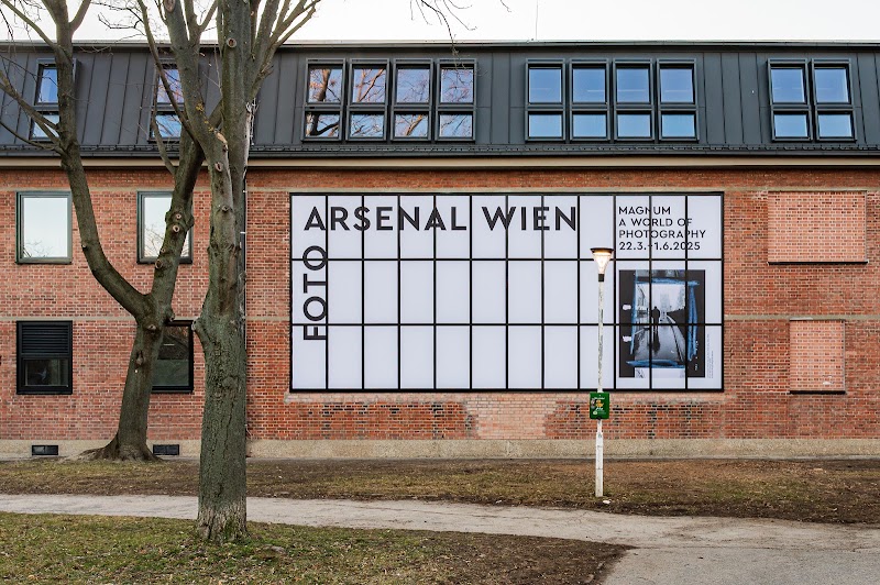 FOTO ARSENAL WIEN - FOTO ARSENAL WIEN Arsenal Objekt 19A, 1030 Wien, Austria