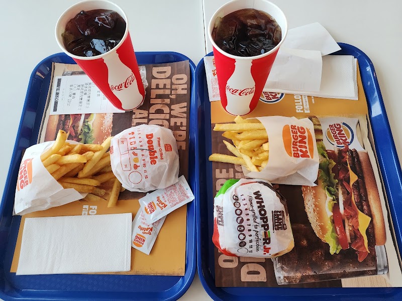 Burger King (Airport) - Burger King (Airport) Hong Kong, Chek Lap Kok, Food Court near Gate 40, HK 新界 大嶼山-80, Departures Level (L6
