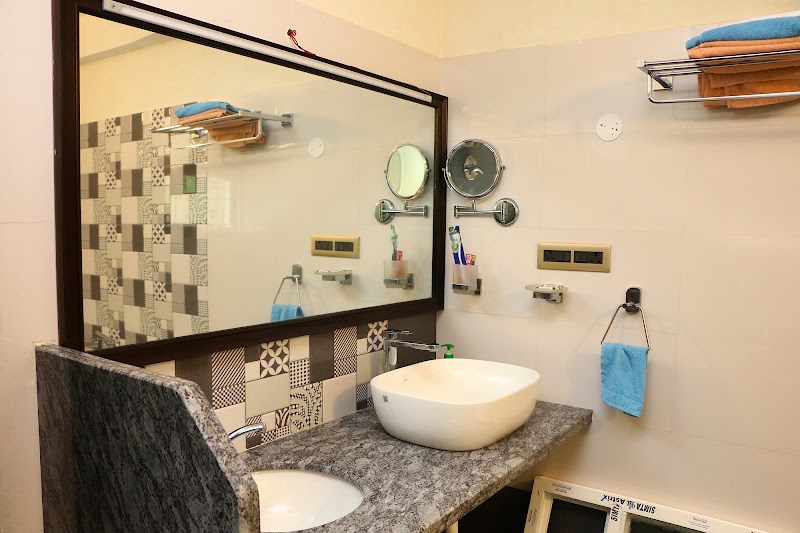 Penthouse 2BHK with Bathtub and Terrace - Penthouse 2BHK with Bathtub and Terrace No.98, 2nd Floor, Eswaran Dharmaraja Kovil St, Heritage Town, Puducherry, 605001, India