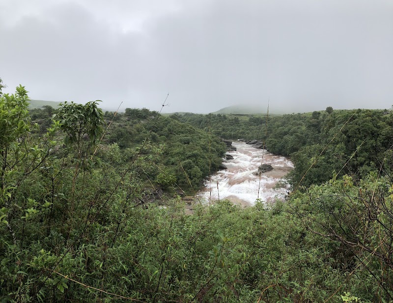 Mawsawa Falls - Mawsawa Falls 8M4V+CM7, Sohra, Meghalaya 793108, India