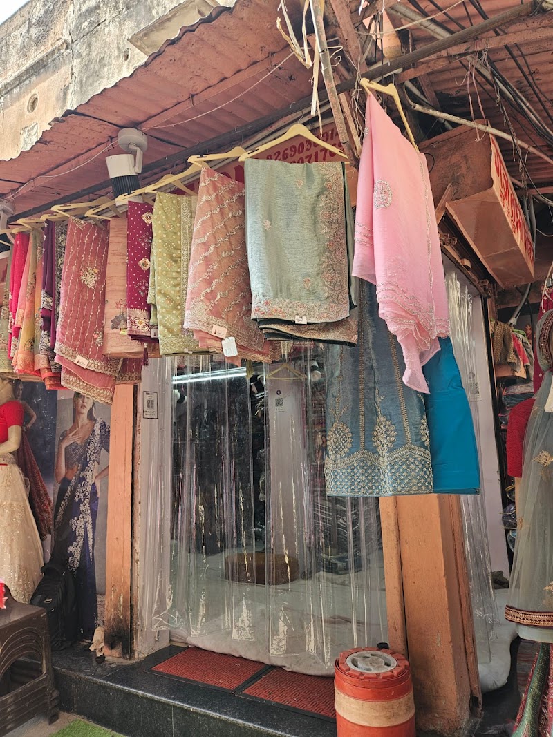 Gajalakshmi Lahenga Saree - Gajalakshmi Lahenga Saree, purohit ji ka katla, near diggi katla, Johri Bazar, Bapu Bazar, Biseswarji, Jaipur, Jaipur Nagar Nigam Area, Rajasthan 302003, India