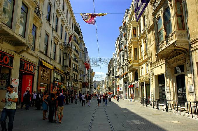 İstiklal Caddesi - İstiklal Caddesi İstiklal Cd., Beyoğlu/İstanbul, Türkiye