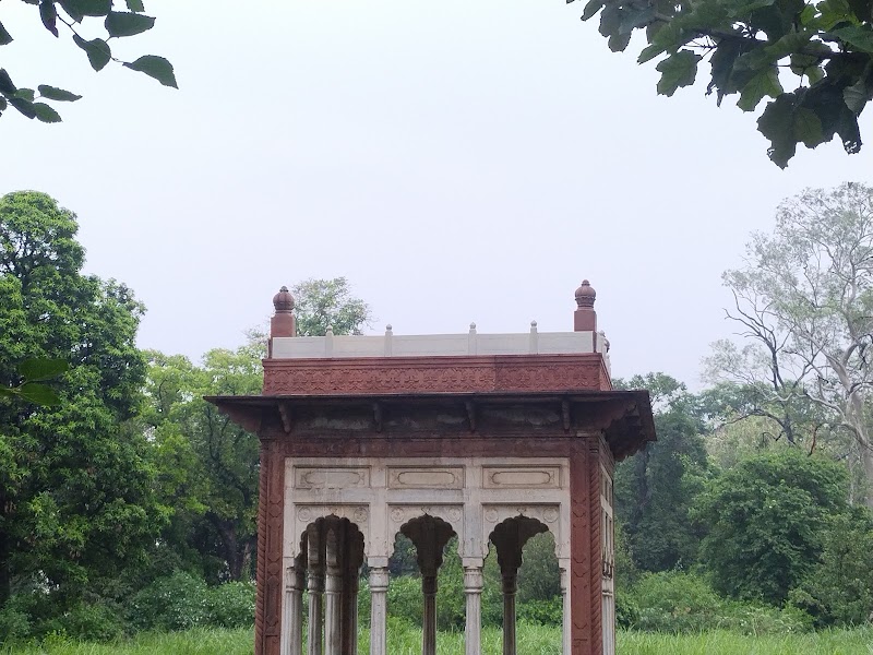 Maharaja Ranjit Singh Garden - Maharaja Ranjit Singh Garden M.M Malviya Road, JVQH+99H, inside Mall Road, Ram Bagh, Company Bagh, Amritsar, Punjab 143001, India