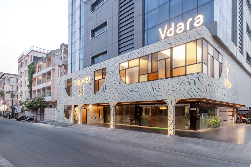 Hotel Vdara - Hotel Vdara Block No. 4, 40-6-3, Nimmagadda Somasankararao Street Revenue Colony, Moghalrajpuram, Sidhartha Nagar, Labbipet, Vijayawada, Andhra Pradesh 520010, India