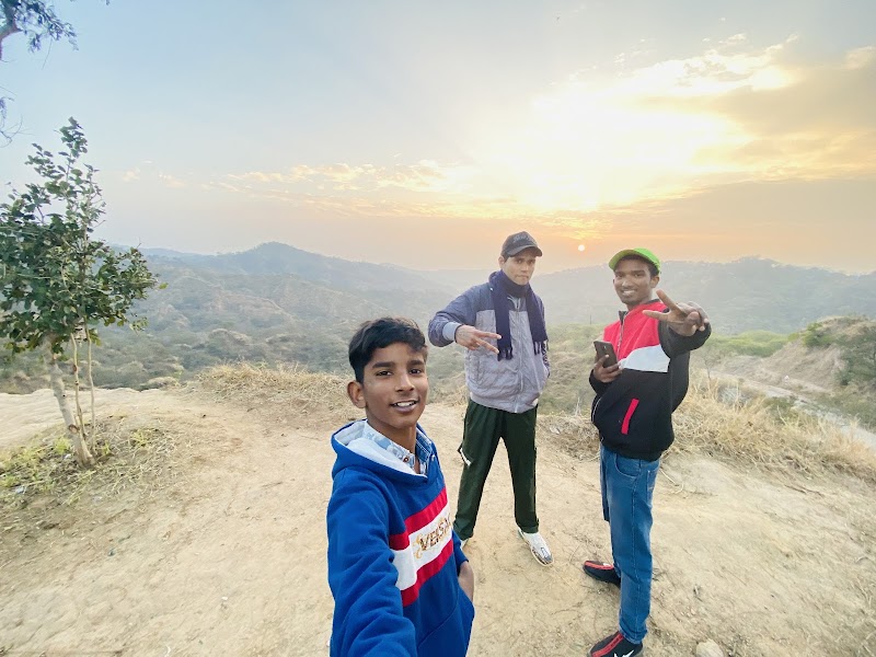 Khera Sunset Point - Khera Sunset Point RVC9+WPH, Baddi Rd, Khera, Gariran, Haryana 134102, India