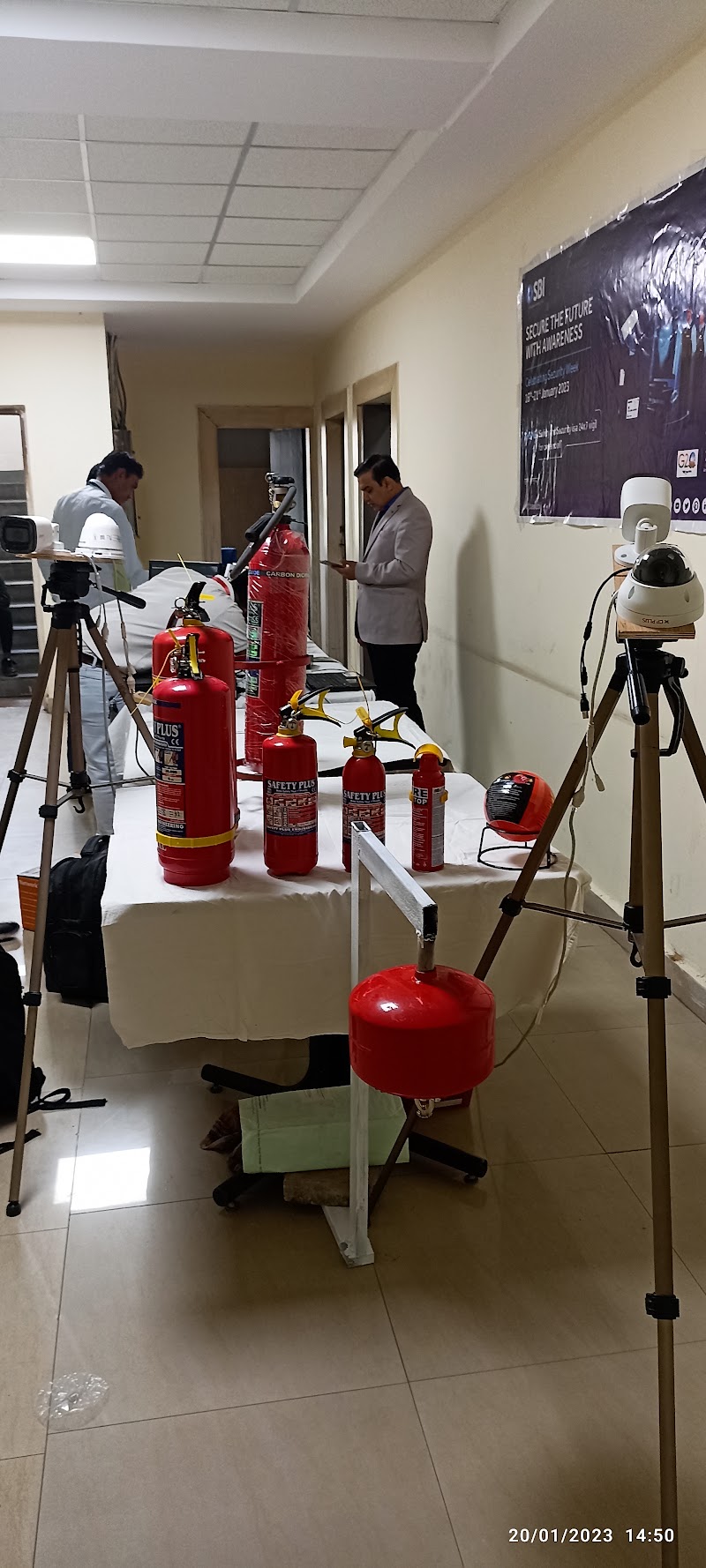 Mandawara instruments fire extinguisher - Mandawara instruments fire extinguisher Ramayan Mandir, Jagriti Nagar, Fafadih, Raipur, Chhattisgarh 492009, India