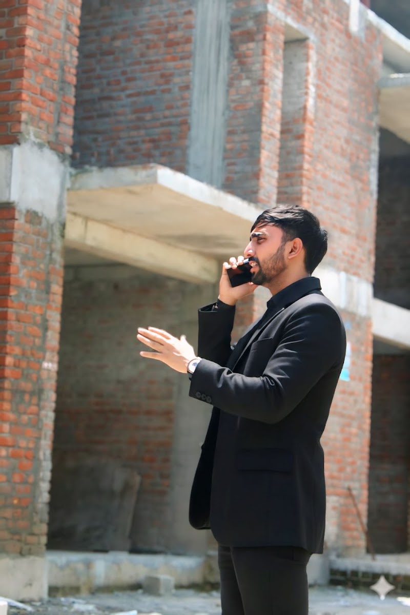 Head office official property kalakaar - Head office official property kalakaar, HM92+365, Rina Rd, Sunrakh Bangar, Vrindavan, Uttar Pradesh 281121, India