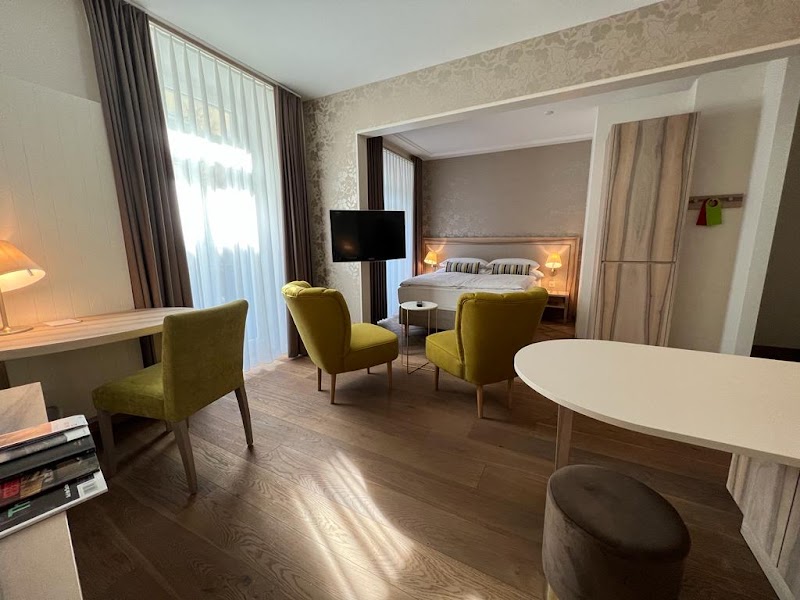 PLATZHIRSCH ZÜRICH Downtown Boutique Hotel & Sushi Lounge - PLATZHIRSCH ZÜRICH Downtown Boutique Hotel & Sushi Lounge Spitalgasse 3, 8001 Zürich, Switzerland