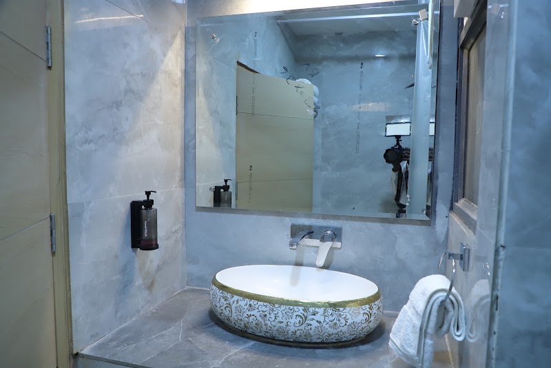 hotel welcome palace (family hotel ) 3 star. Near MC donalds new Delhi railway station & connaught place - hotel welcome palace (family hotel ) 3 star. Near MC donalds new Delhi railway station & connaught place 8725, Desh Bandhu Gupta Rd, near MC donalds, Arya Nagar, Paharganj, New Delhi, Delhi 110055, India