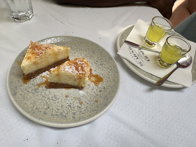 LIONDI Traditional Greek Restaurant - LIONDI Traditional Greek Restaurant, Makrigianni 19-21, Athina 117 42, Greece