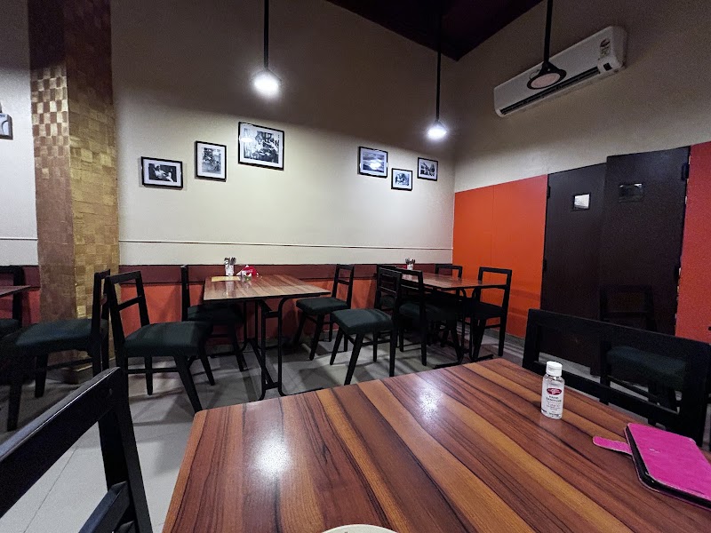 Bhojohori Manna - Bhojohori Manna, DOWNTOWN MALL Block - C, Shop no: 161 Unitech township, opp. Karigari bhawan, Uniworld City, Newtown, West Bengal 700160, India