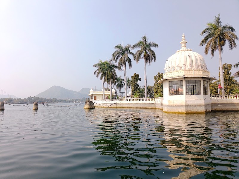 Nehru Garden - Nehru Garden Vasupujy Complex, FatehSagar Lake Udaipur, 5, Mewar Motor Link Rd, Fateh Sagar Lake, Udaipur, Rajasthan 313004, India