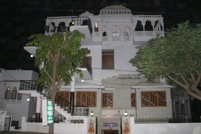 Hotel Kalika Palace - Hotel Kalika Palace Ambav Garh, F-18, near Fateh Sagar Lake, opp. Hotel Hilltop, Ambamata, Udaipur, Rajasthan 313001, India