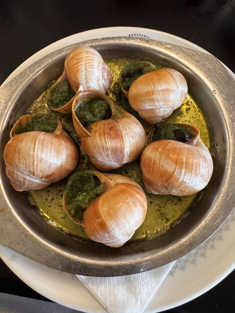 CQ French Brasserie - JLT - CQ French Brasserie - JLT Mövenpick Hotel - Cluster A - Al Thanyah Fifth - Jumeirah Lakes Towers - Dubai - United Arab Emirates
