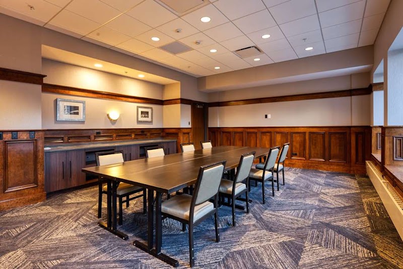 Hampton Inn & Suites Chicago-Downtown - Hampton Inn & Suites Chicago-Downtown, 33 W Illinois St, Chicago, IL 60654, USA