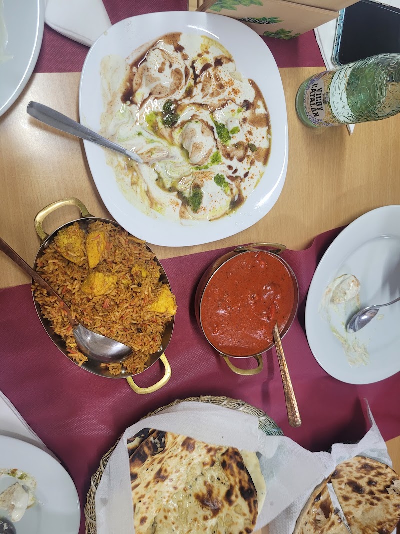 Maharaja Indian Restaurant - Maharaja Indian Restaurant Carrer Barcelona, 83, 17003 Girona, Spain
