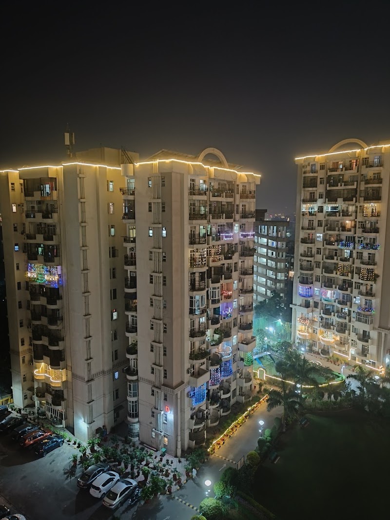Maple Heights & Maple Crescent Club - Maple Heights & Maple Crescent Club, F32J+R83, Block C, Sushant Lok Phase I, Sector 43, Gurugram, Haryana 122009, India