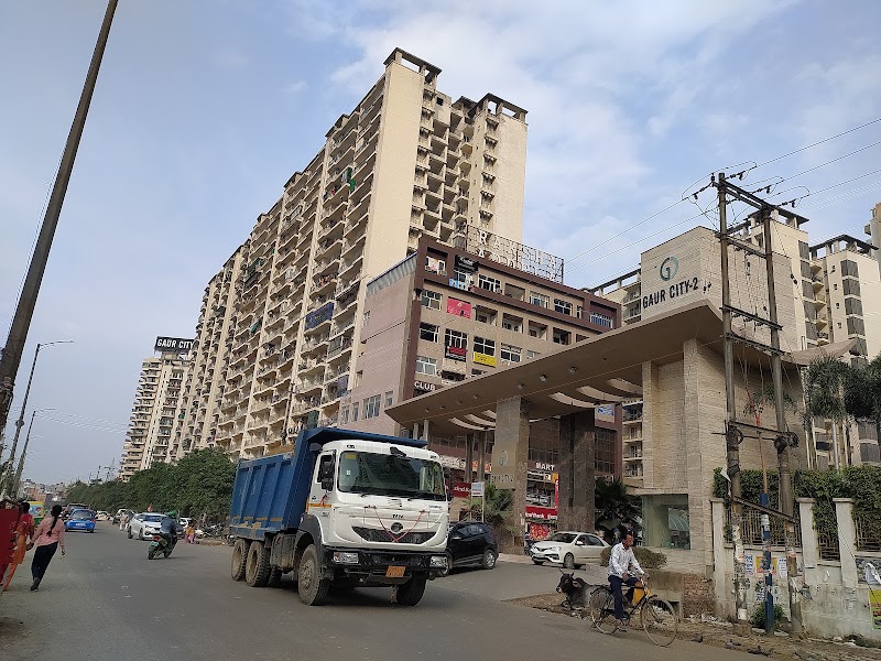 Greater Noida West Road - Greater Noida West Road, Greater Noida W Rd, Uttar Pradesh, India