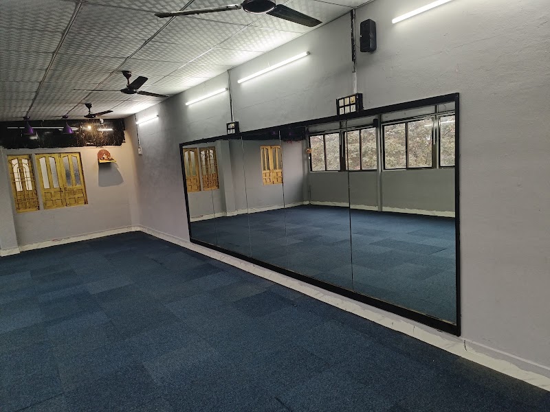 Rangat Garba & Dance Class - Rangat Garba & Dance Class, Dharam nagar to Bhaktinagar road, satadharkrupa society 3rd floor, satadhar krupa society Dharam nagar, to, bhakti nagar road, behind kshma society, opp. jalkranti sports ground, Satadhar Krupa Society, Surat, Gujarat 395008, India