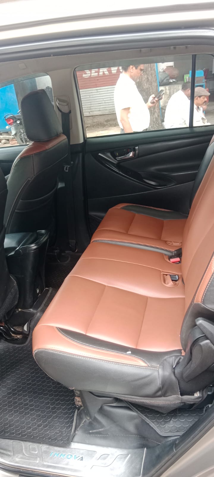 Om travel online - taxi services in udaipur - Om travel online - taxi services in udaipur Bhagwati hotel, Lake Palace Rd, near dgb forex, Old City, Udaipur, Rajasthan 313001, India