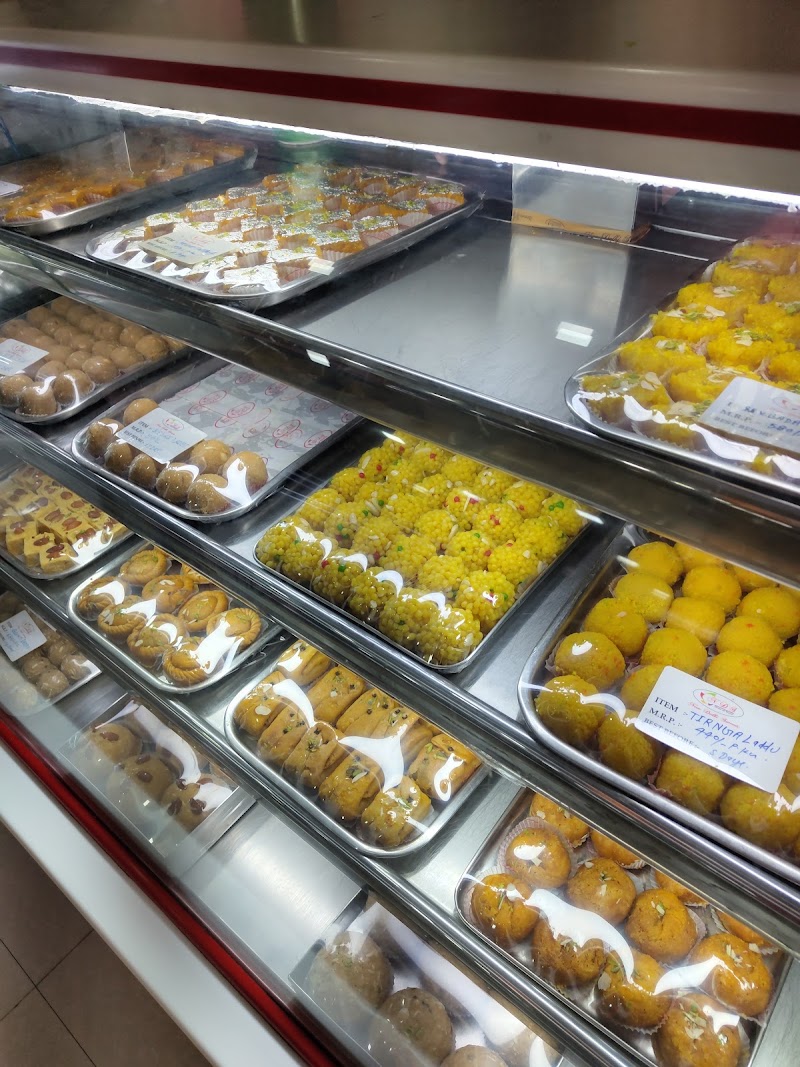 New Delhi Sweets - New Delhi Sweets, Kachna Pahuch Marg, opp. RTO Ground, Shankar Nagar, Raipur, Chhattisgarh 492004, India